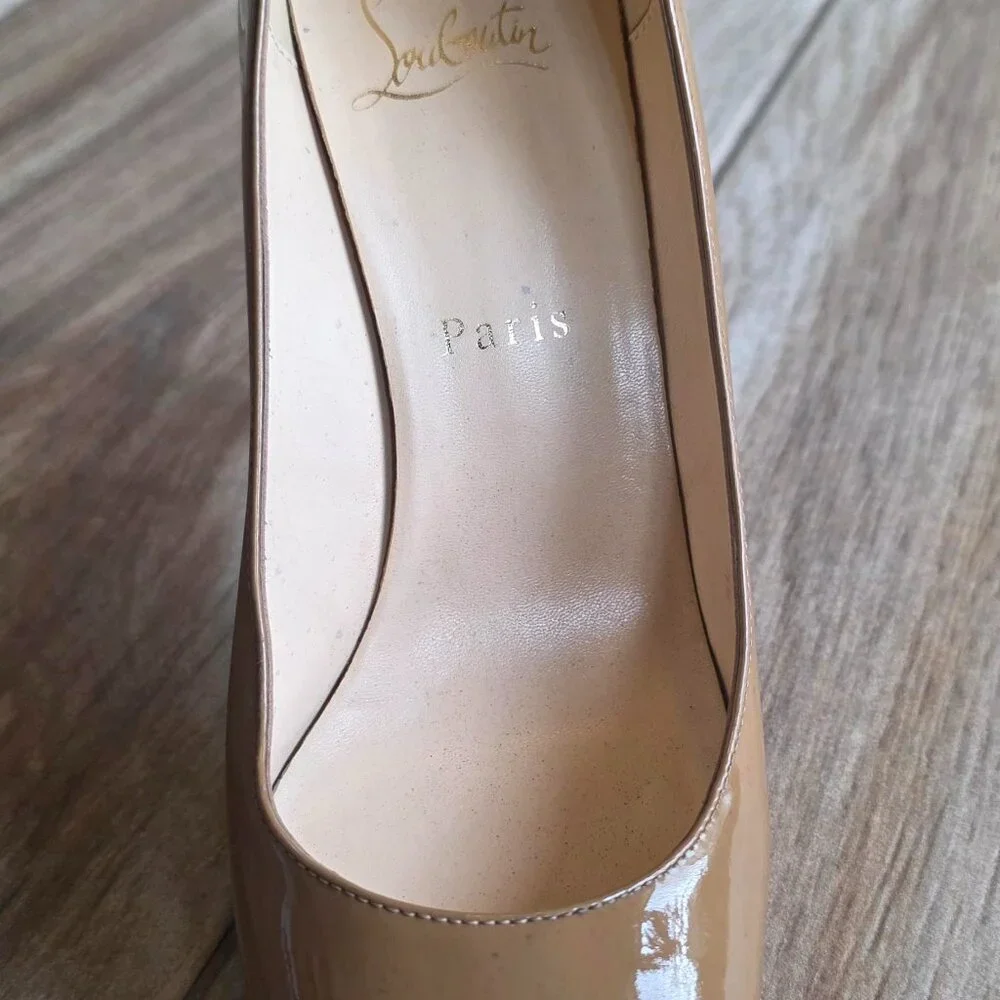 Christian Louboutin Bianca Nude Patent Leather Pumps Eur. 37.7 - Picture 5 of 15